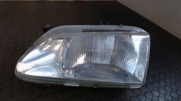 Foto: SCHEINWERFER LINKS eines Renault Megane 1.6