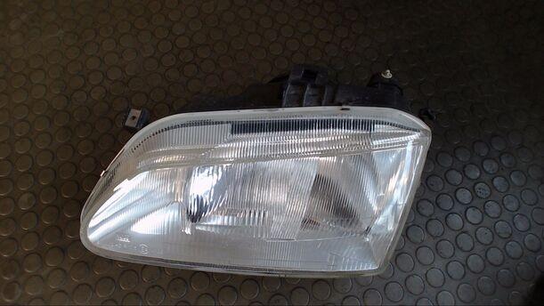 Foto: SCHEINWERFER LINKS eines Renault Megane 1.6