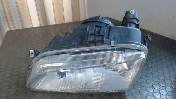 Foto: SCHEINWERFER LINKS eines Renault Megane 1.6