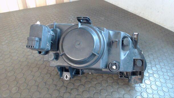 Foto: SCHEINWERFER LINKS eines Renault Megane 1.6