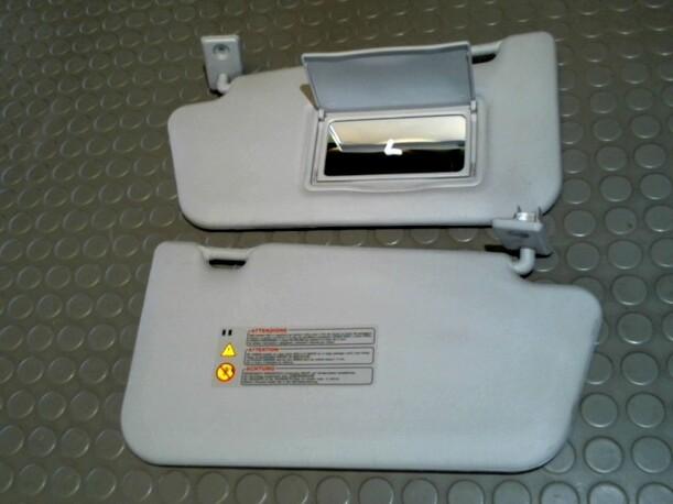 Foto: SONNENBLENDEN eines Nissan Micra 1.2 LS