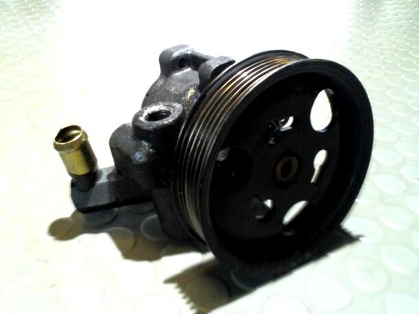 Foto: PUMPE SERVOLENKUNG eines Ford Fiesta