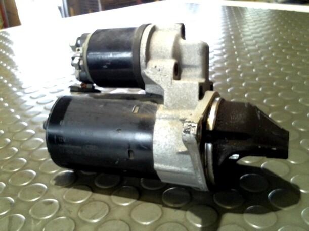 Foto: ANLASSER / STARTER BOSCH eines Opel Corsa 1.0 12V LS