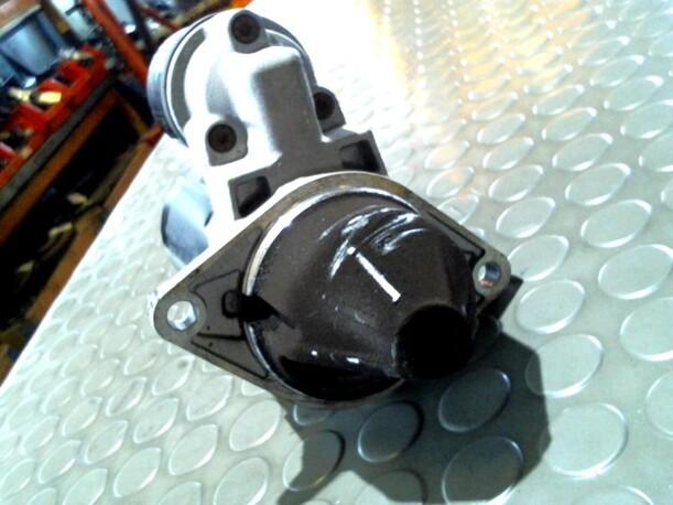 Foto: ANLASSER / STARTER BOSCH eines Opel Corsa 1.0 12V LS