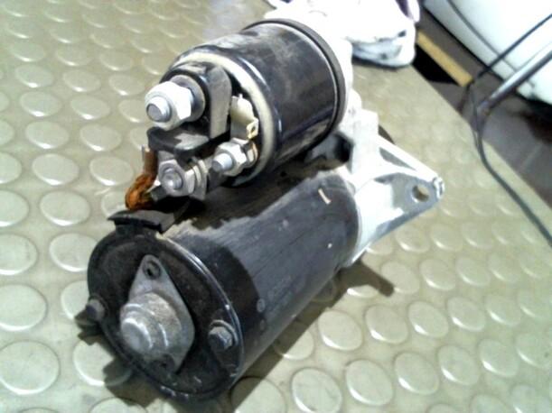 Foto: ANLASSER / STARTER BOSCH eines Opel Corsa 1.0 12V LS