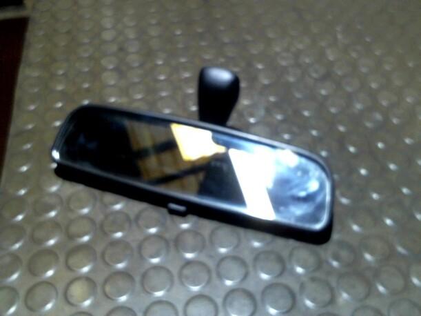 Foto: INNENSPIEGEL eines Kia Magentis 2.0 Aut. Club