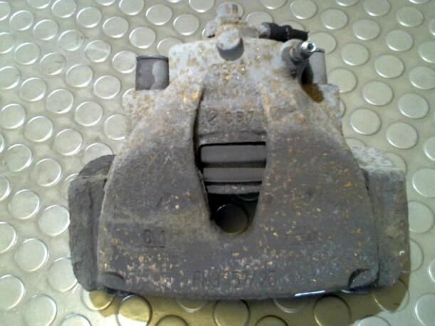 Foto: BREMSSATTEL VORN LINKS eines Opel Zafira 2.0 DTI GL
