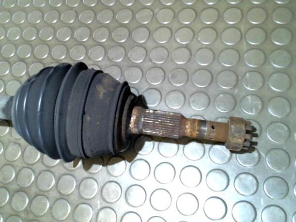 Foto: ANTRIEBSWELLE LINKS (Automatik) eines Opel Astra GSi Champion