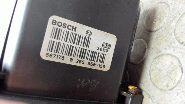 Foto: HAUPTBREMSAGGREGAT ABS eines Ford Mondeo 2.0 Turnier TDCi GSi Champion
