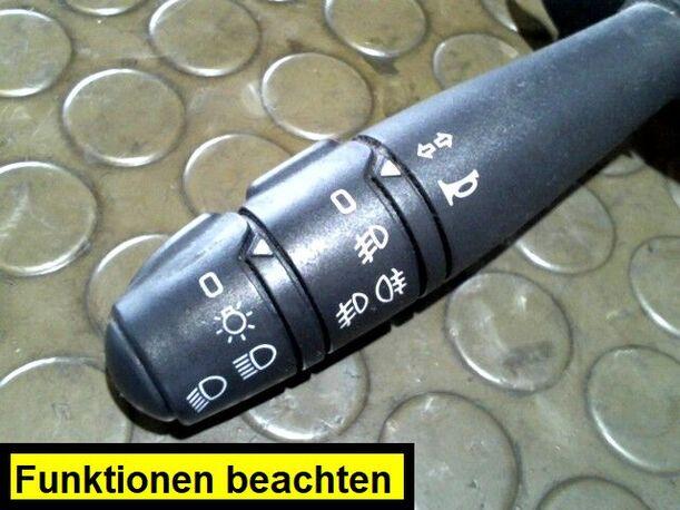Foto: BLINKSCHALTER/KOMBISCHALTER L eines Renault Clio 1.2 CS