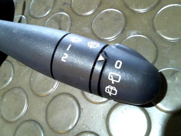 Foto: SCHEIBENWISCHERSCHALTER R eines Renault Clio 1.2 CS