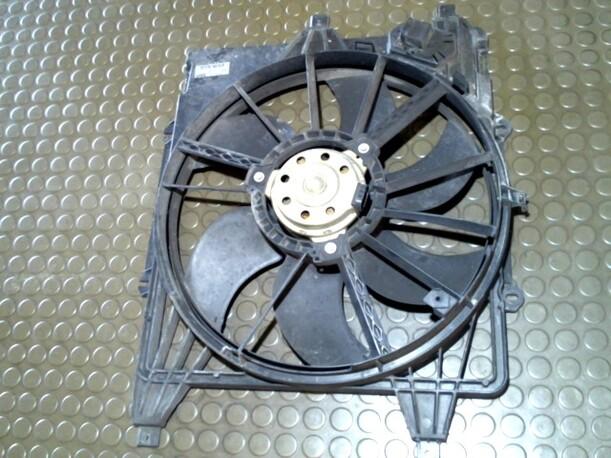 Foto: ELEKTROLÜFTER eines Renault Clio 1.2 CS