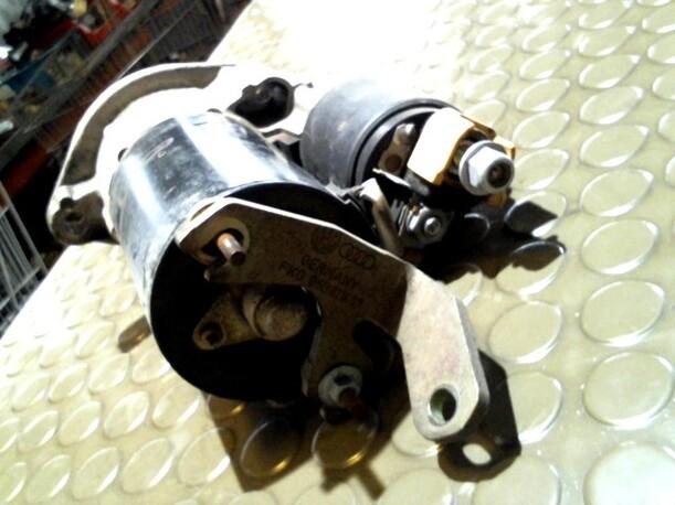 Foto: ANLASSER / STARTER BOSCH eines VW Passat Variant 1.6 CS