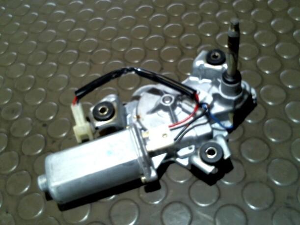 Foto: SCHEIBENWISCHERMOTOR HINTEN eines Mazda 626 1.9 CS