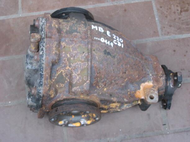 Foto: HINTERACHSGETRIEBE / DIFFERENTIAL eines Mercedes-Benz E 220 CDI CS