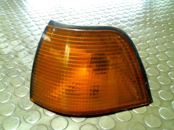 Foto: BLINKER / BLINKLEUCHTE LINKS eines BMW 318i GSi