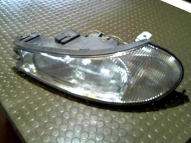 Foto: SCHEINWERFER LINKS eines Ford Mondeo Turnier 16V GSi