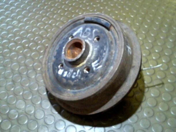 Foto: ACHSSCHENKEL HINTEN LINKS eines Opel Kadett E GSi