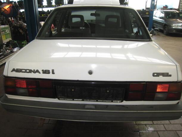 Foto: HECKKLAPPE / HECKDECKEL eines Opel Ascona c GSi