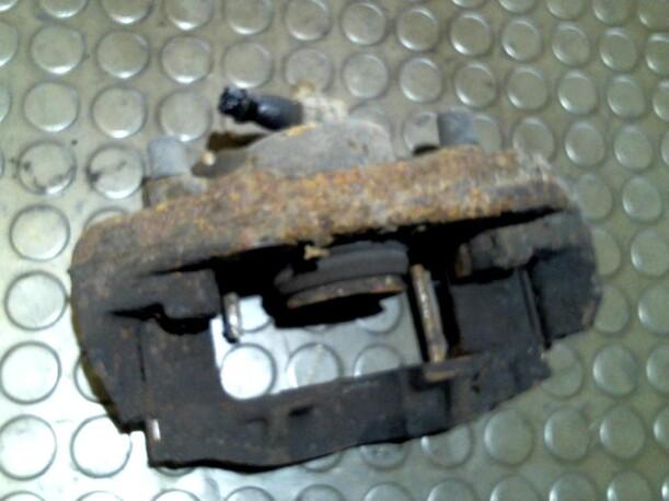 Foto: BREMSSATTEL VORNE LINKS eines Opel Ascona c GSi
