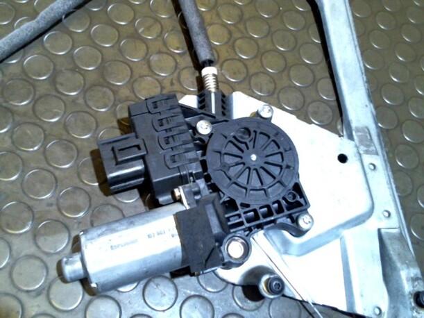 Foto: FENSTERHEBER ELEKTR VORN LINKS eines Ford Focus Turnier DI Club