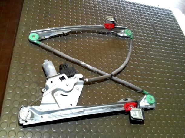 Foto: FENSTERHEBER ELEKTR. VORN RECHTS eines Ford Focus Turnier DI Club