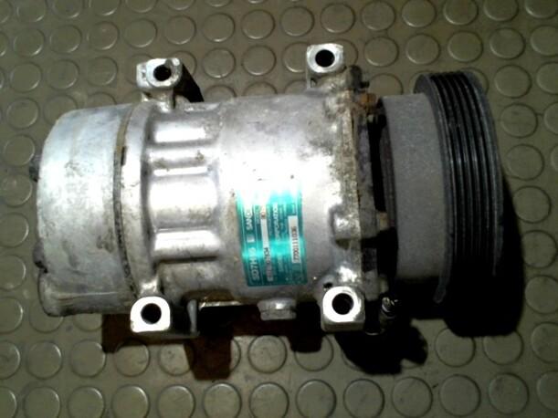Foto: KOMPRESSOR KLIMAANLAGE eines Renault Laguna 1.6 16V Club