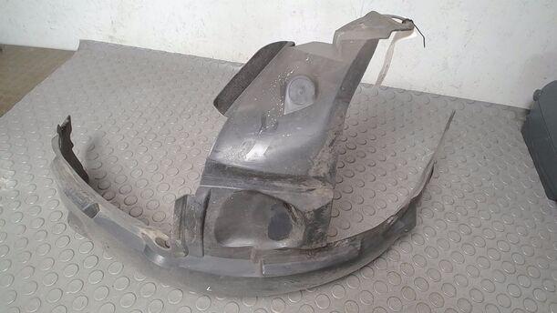 Foto: RADHAUSSCHALE/ INNENRADHAUS VORN LINKS eines Renault Clio 1.2