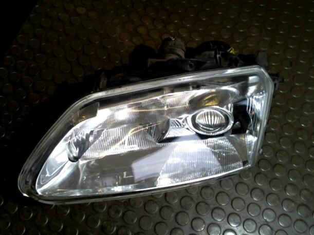 Foto: SCHEINWERFER XENON LINKS eines Renault Grand Espace 2.2 dCi
