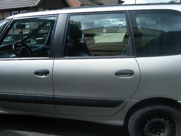 Foto: TÜR HINTEN LINKS eines Renault Grand Espace 2.2 dCi Club