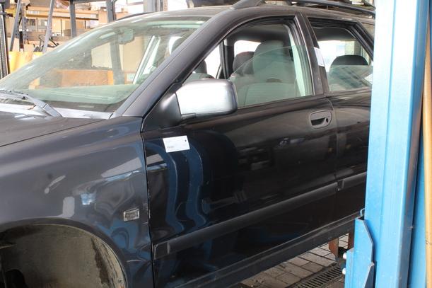 Foto: TÜR VORN LINKS eines Volvo V40 1.9 D Club