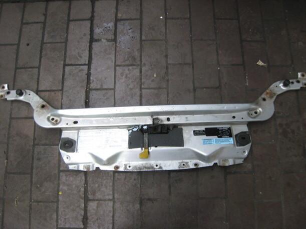 Foto: FRONTBLECH eines Chrysler 300 M 3.5 Club