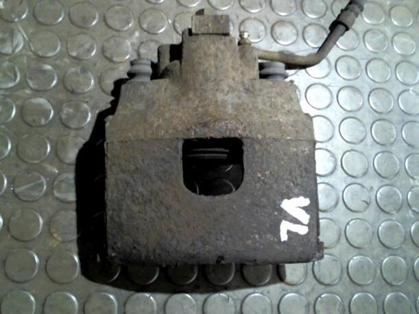 Foto: BREMSSATTEL VORN LINKS eines Chrysler 300 M 3.5