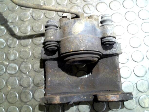 Foto: BREMSSATTEL VORN LINKS eines Chrysler 300 M 3.5