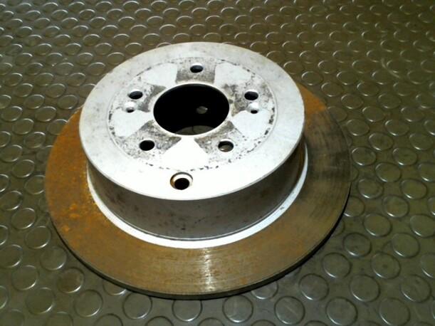 Foto: BREMSSCHEIBE HINTEN LINKS eines Hyundai Santa Fe 2.2 CRDi 4WD CPF Club