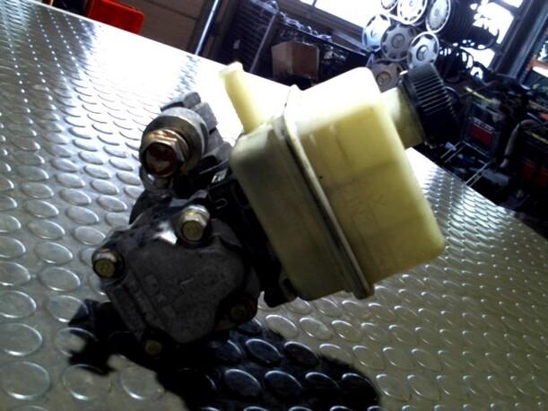 Foto: PUMPE SERVOLENKUNG eines Mazda MPV 2.0 TD Club