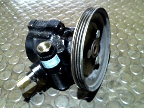 Foto: PUMPE SERVOLENKUNG eines Fiat Palio Weekend 75 Club