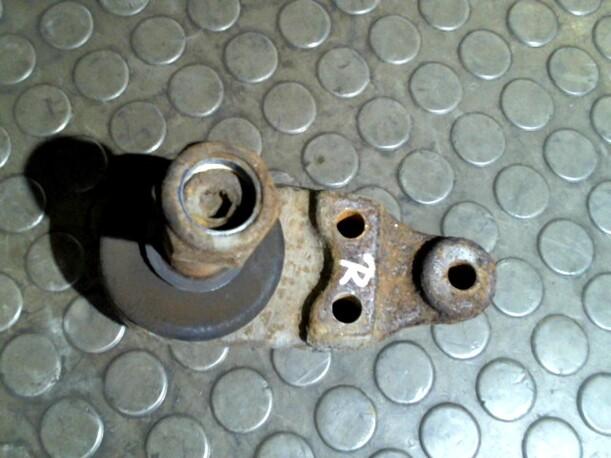 Foto: TRAGGELENK QUERLENKER VORN RECHTS eines Ford Transit 100 L D
