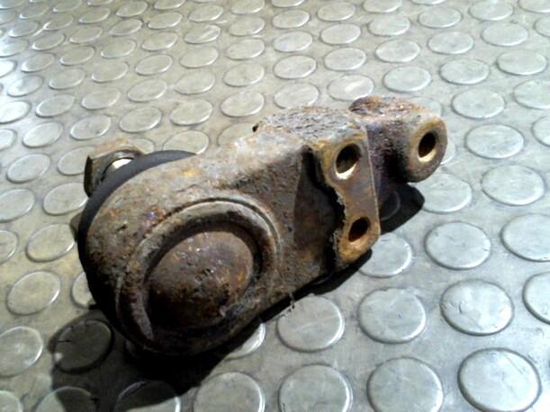 Foto: TRAGGELENK QUERLENKER VORN RECHTS eines Ford Transit 100 L D