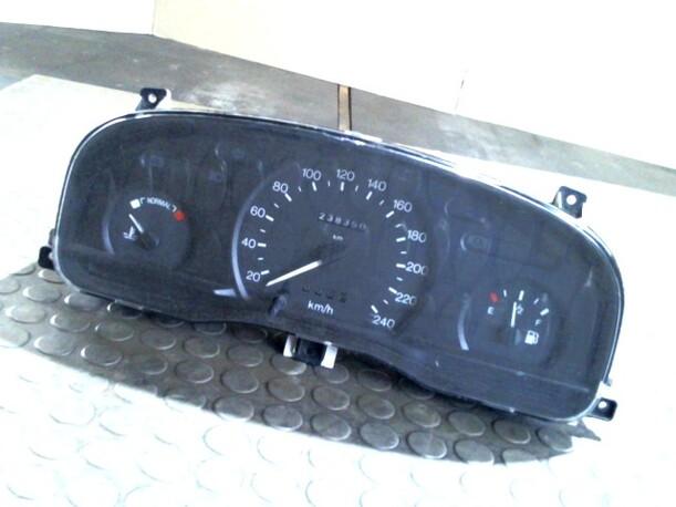 Foto: TACHOEINHEIT eines Ford Transit 100 L D