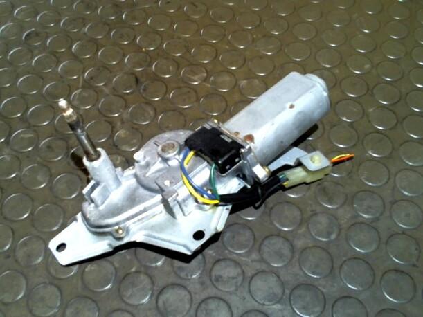 Foto: SCHEIBENWISCHERMOTOR HINTEN eines Suzuki WAGON R+ Club