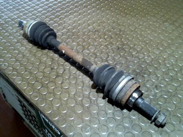 Foto: ANTRIEBSWELLE LINKS eines Suzuki WAGON R+ Club