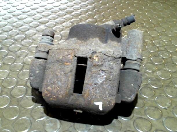 Foto: BREMSSATTEL VORN LINKS eines Suzuki WAGON R+ Club
