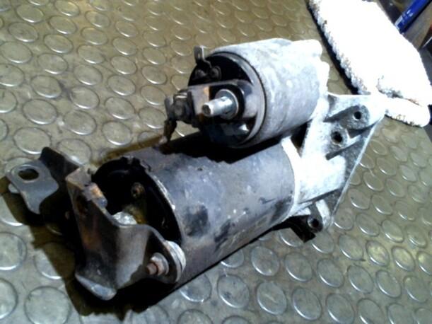 Foto: ANLASSER / STARTER BOSCH eines Renault Twingo 1.3 Club