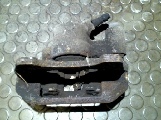 Foto: BREMSSATTEL VORN RECHTS eines Fiat Seicento 1.1 Club