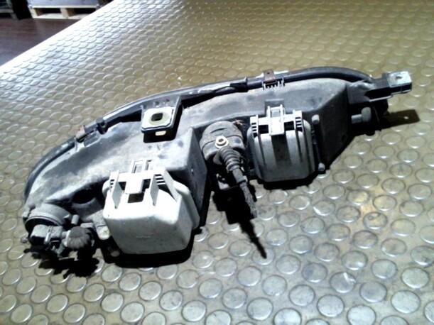Foto: SCHEINWERFER LINKS eines Fiat Bravo 1.6 16V Club