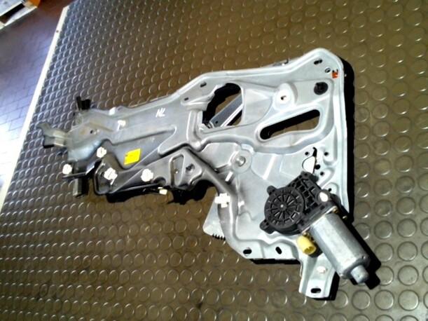 Foto: FENSTERHEBER ELEKTRISCH HINTEN LINKS eines Renault Laguna Grandtour 1.6 16V Club