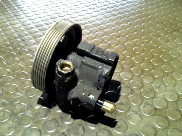 Foto: PUMPE SERVOLENKUNG eines Renault Laguna Grandtour 1.6 16V Club
