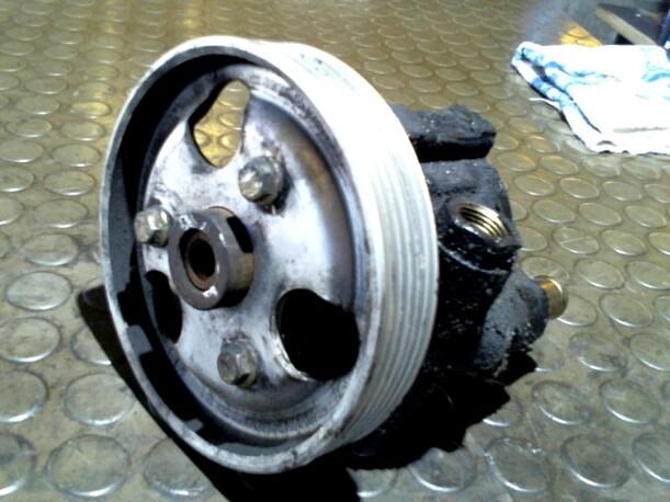 Foto: PUMPE SERVOLENKUNG eines Renault Laguna Grandtour 1.6 16V Club
