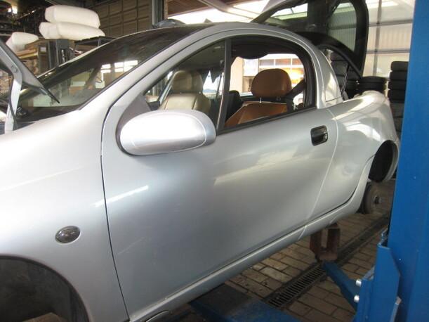 Foto: TÜR VORNE LINKS eines Opel Tigra 1.4i 16V Club